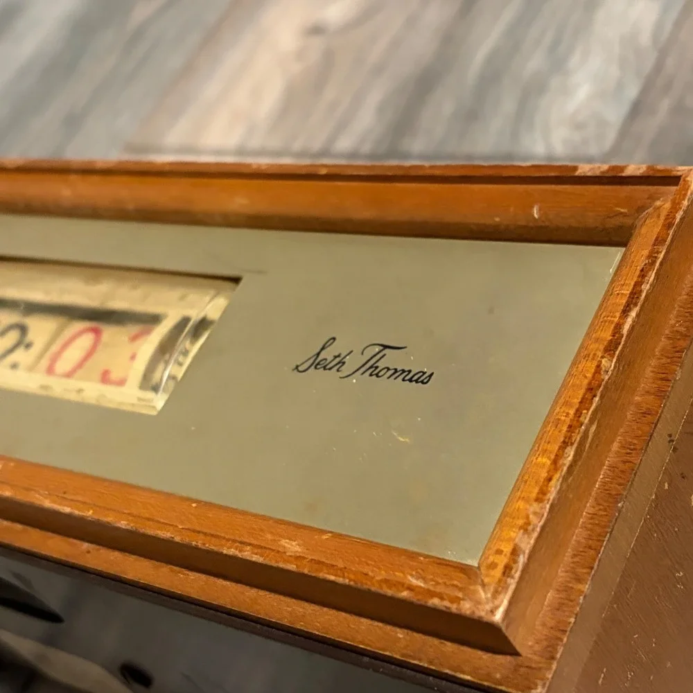 MCM Seth Thomas Speed Read Electric Flip Clock Wood Case Vintage Not Working